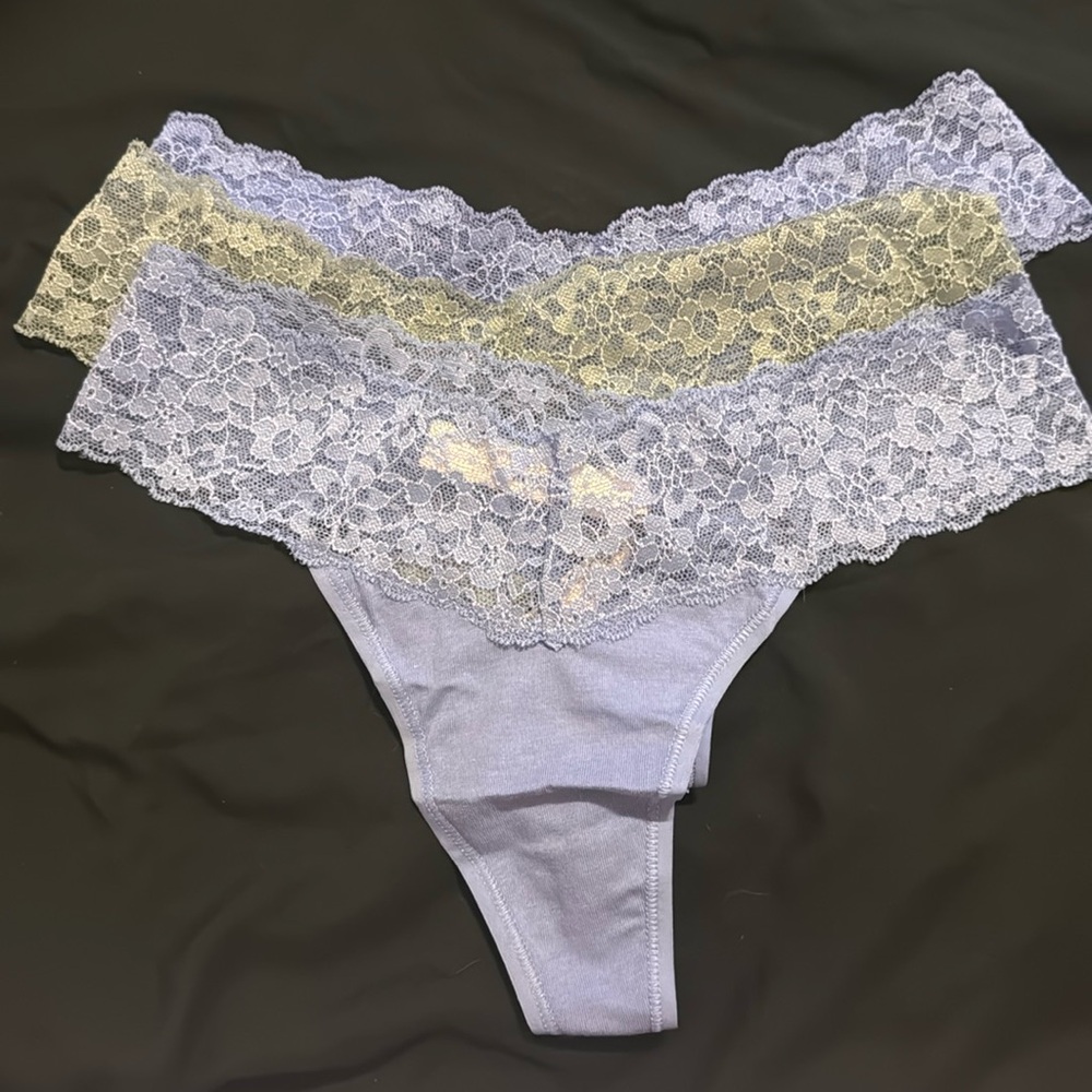 NWT! Victoria’s Secret Thong Panties (3) Size Small